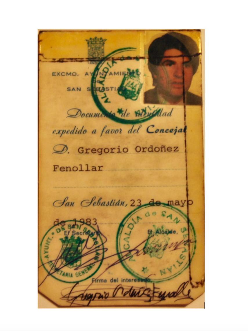 Carné de Gregorio Ordóñez de concejal del Ayuntamiento de San Sebastián.