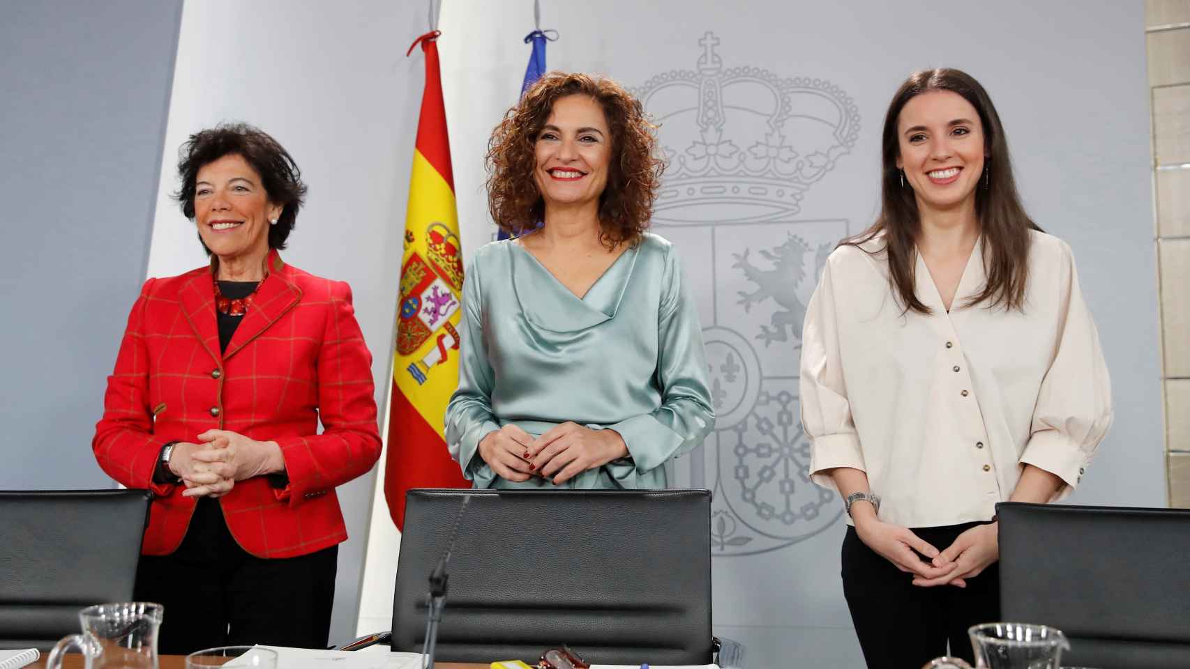 La ministra de Educación, Isabel Celaá, la ministra portavoz y de Hacienda, María Jesús Montero, y la ministra de Igualdad, Irene Montero.