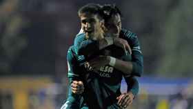 Los jugadores del Villarreal celebran el gol