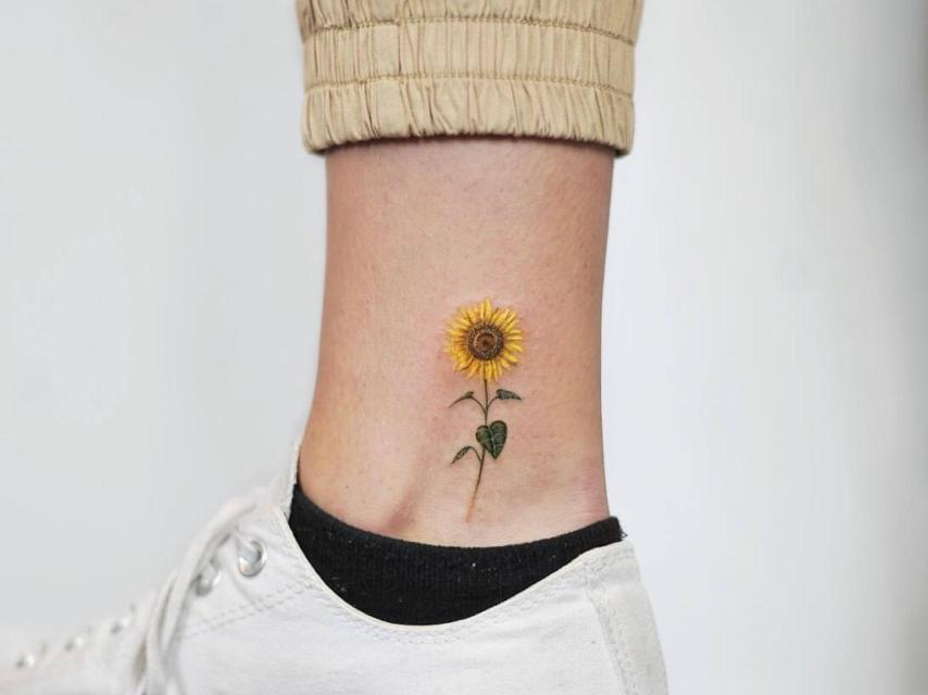Tatuaje microrealista diseñado por Caótida.