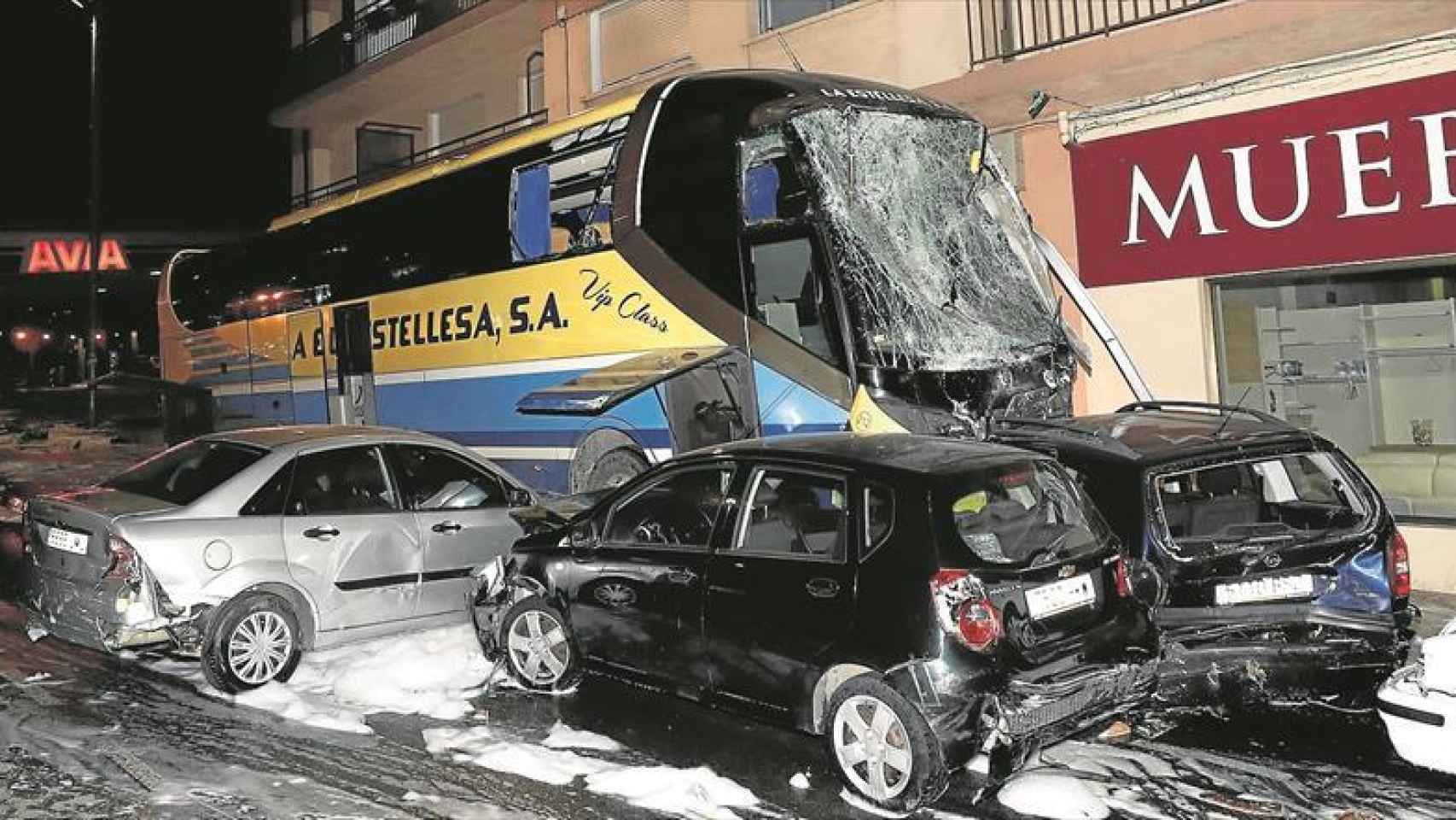 El autobús de 'La Estellesa' impactó contra el coche de Yoana.