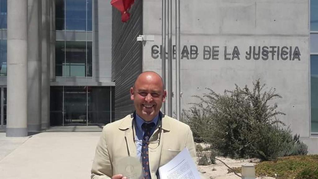 Alfonso Galdón, docente de Secundaria y padre de dos hijos, es uno de los impulsores de la implantación del pin parental.