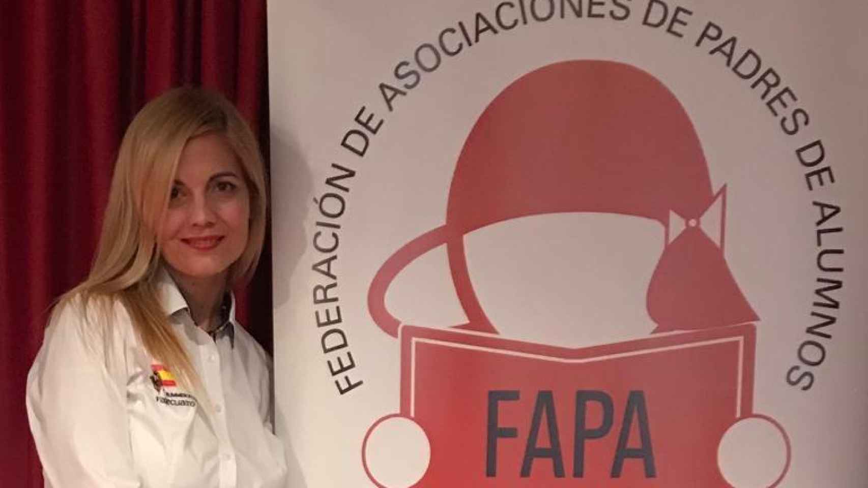 Adela Monteagudo, madre de tres hijos y presidenta de la FAPA San Javier, está a favor.