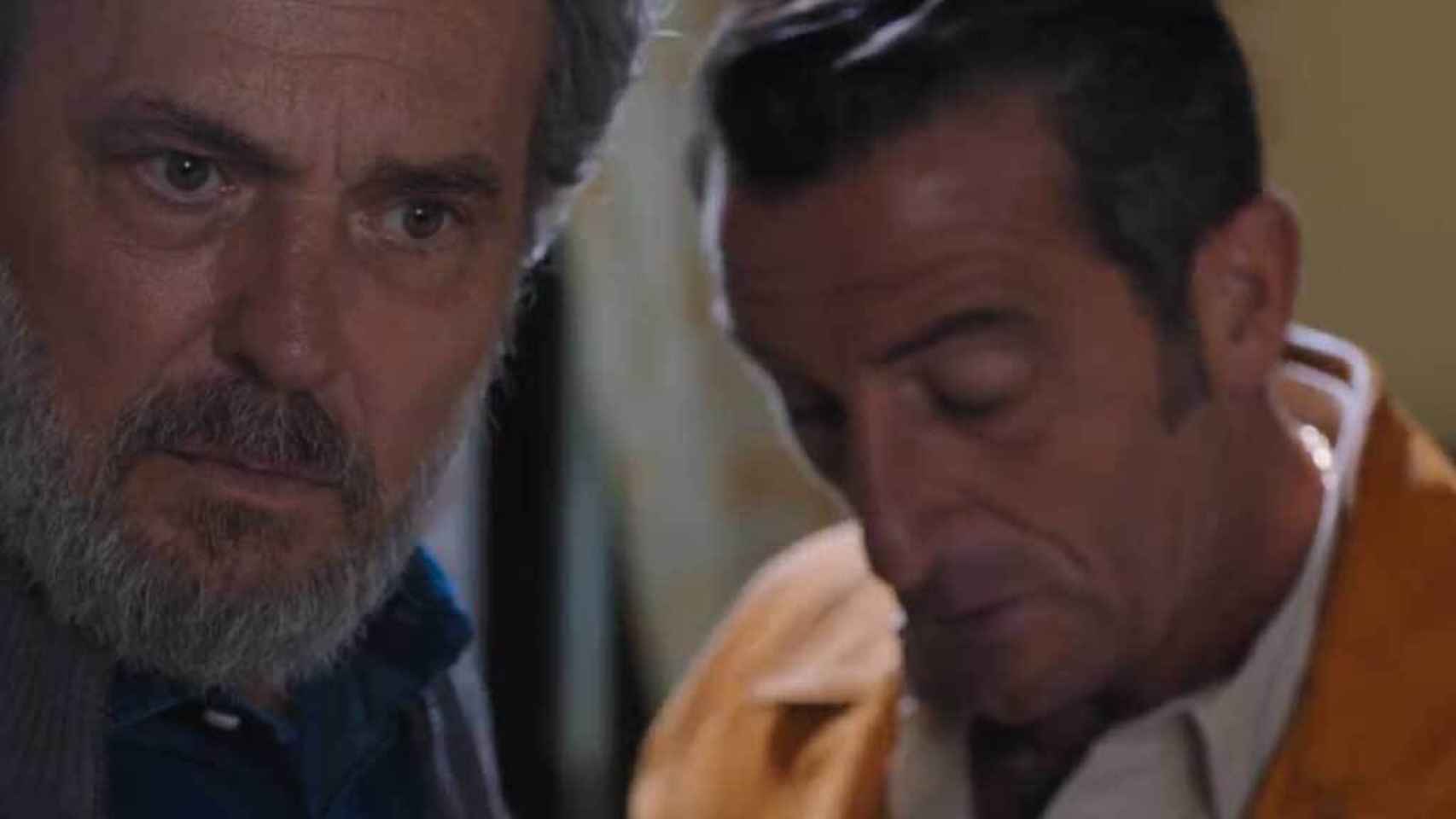 José Coronado y Luis Zahera, en una imagen del segundo episodio de 'Vivir sin permiso' (Telecinco)