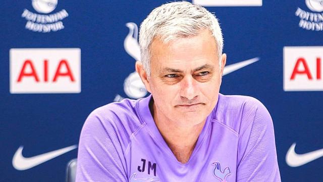 José Mourinho, en rueda de prensa con el Tottenham