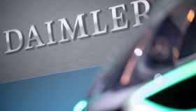 Daimler recorta casi un 50%su beneficio arrastrada por Mercedes Benz