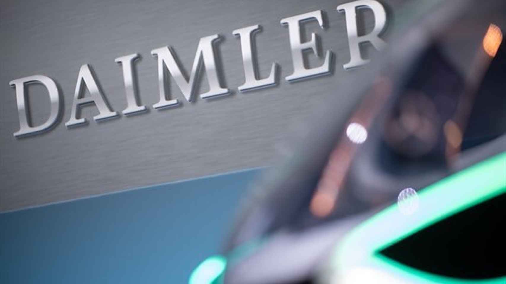 Daimler recorta casi un 50% su beneficio arrastrada por la caída de Mercedes Benz