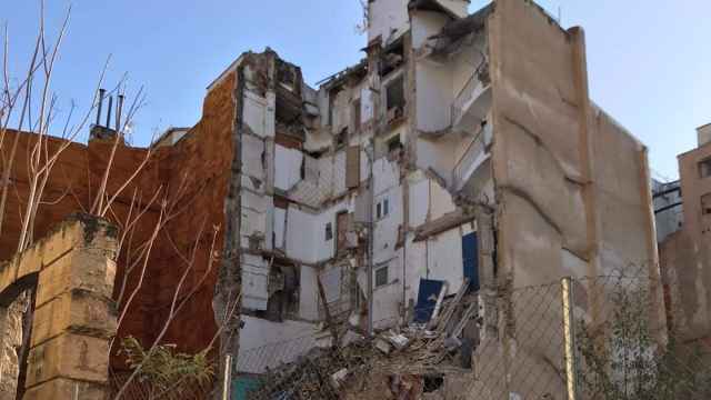 Hallan a una mujer muerta en el derrumbe de un edificio en Alcoy (Alicante)