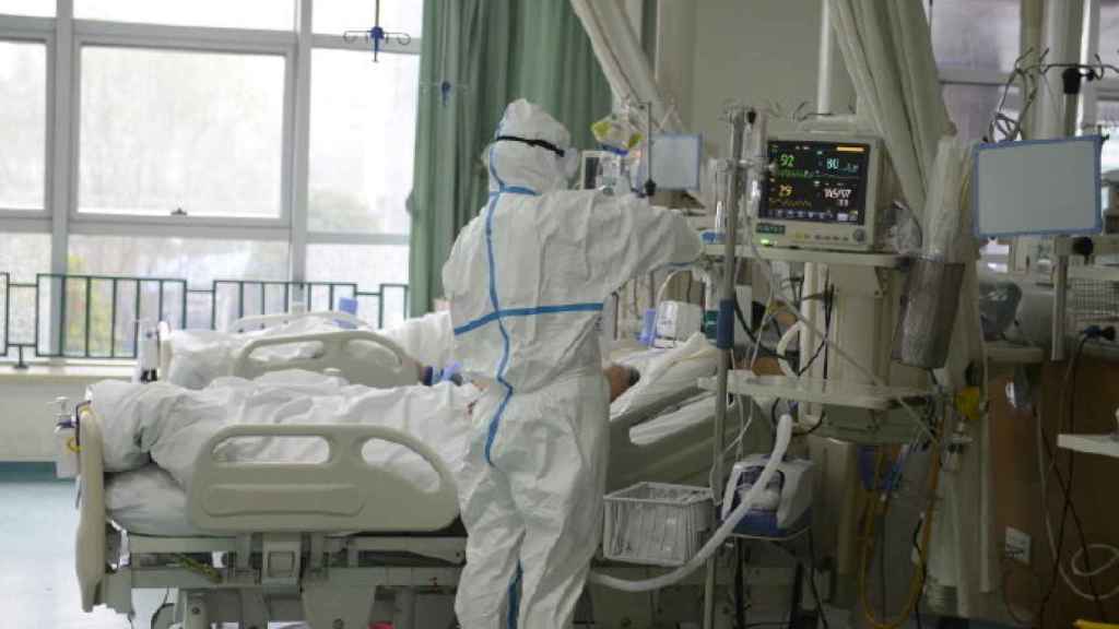 Un paciente ingresado en Wuhan con la nueva neumonía.