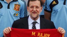 Mariano Rajoy con la camiseta de la Selección en imagen de archivo.