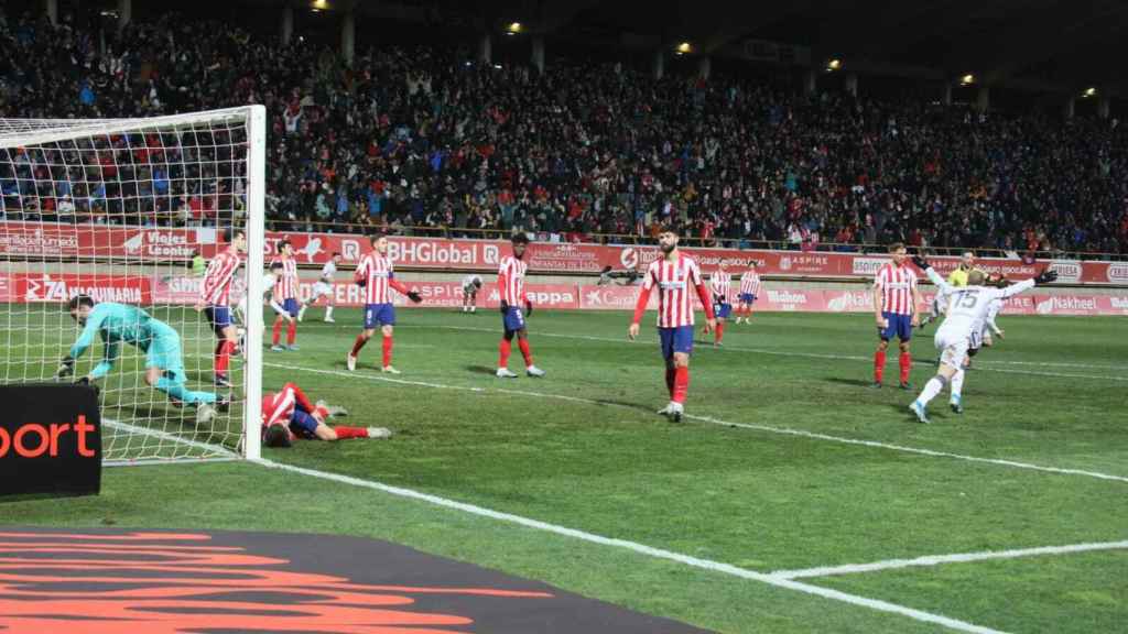Gol de Castañeda en el Cultural Leonesa - Atlético de Madrid