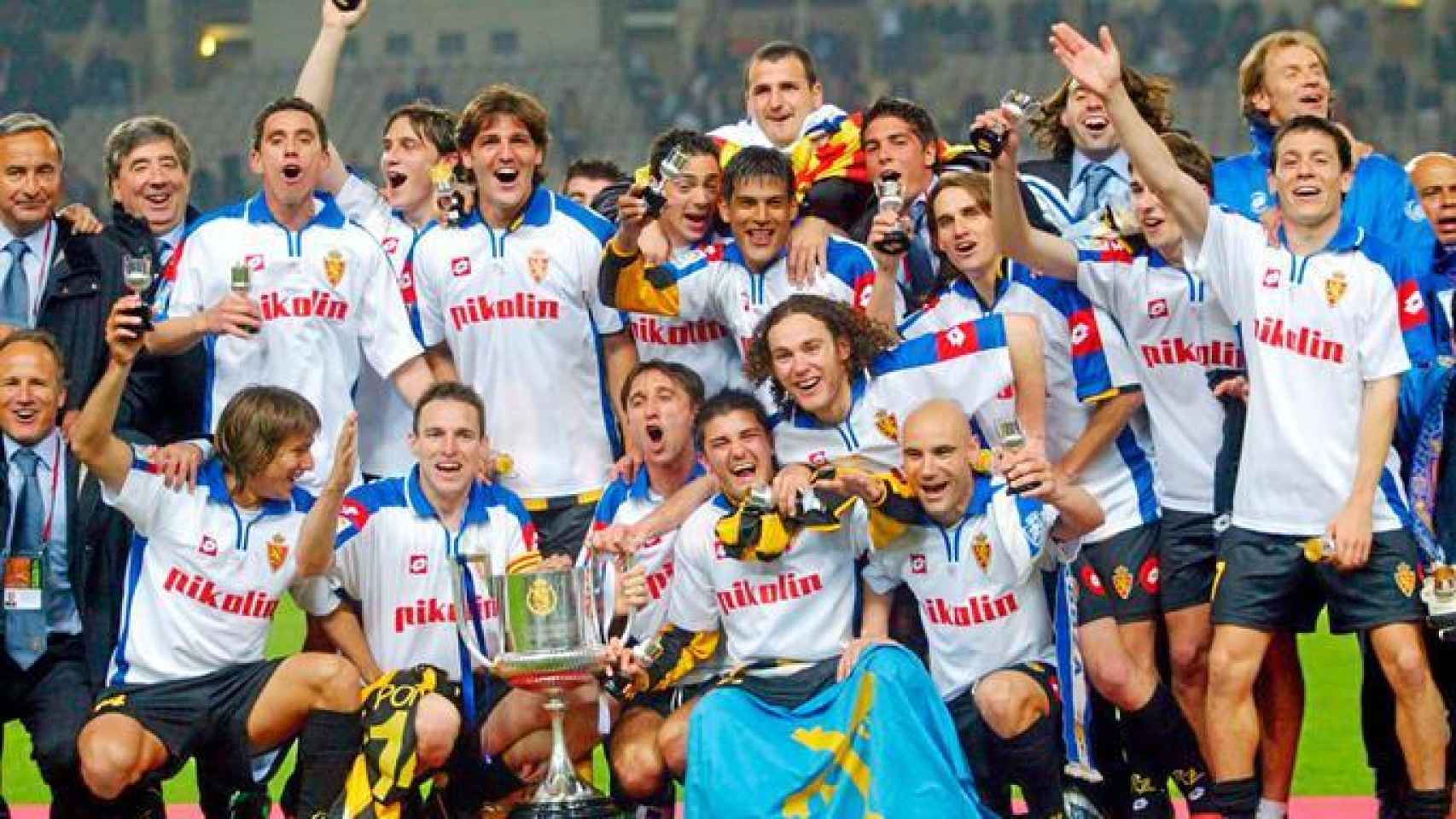 El Zaragoza levantando la Copa del Rey de 2004