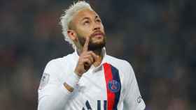 Neymar, tras anotar uno de los dos goles del partido ante el Lille