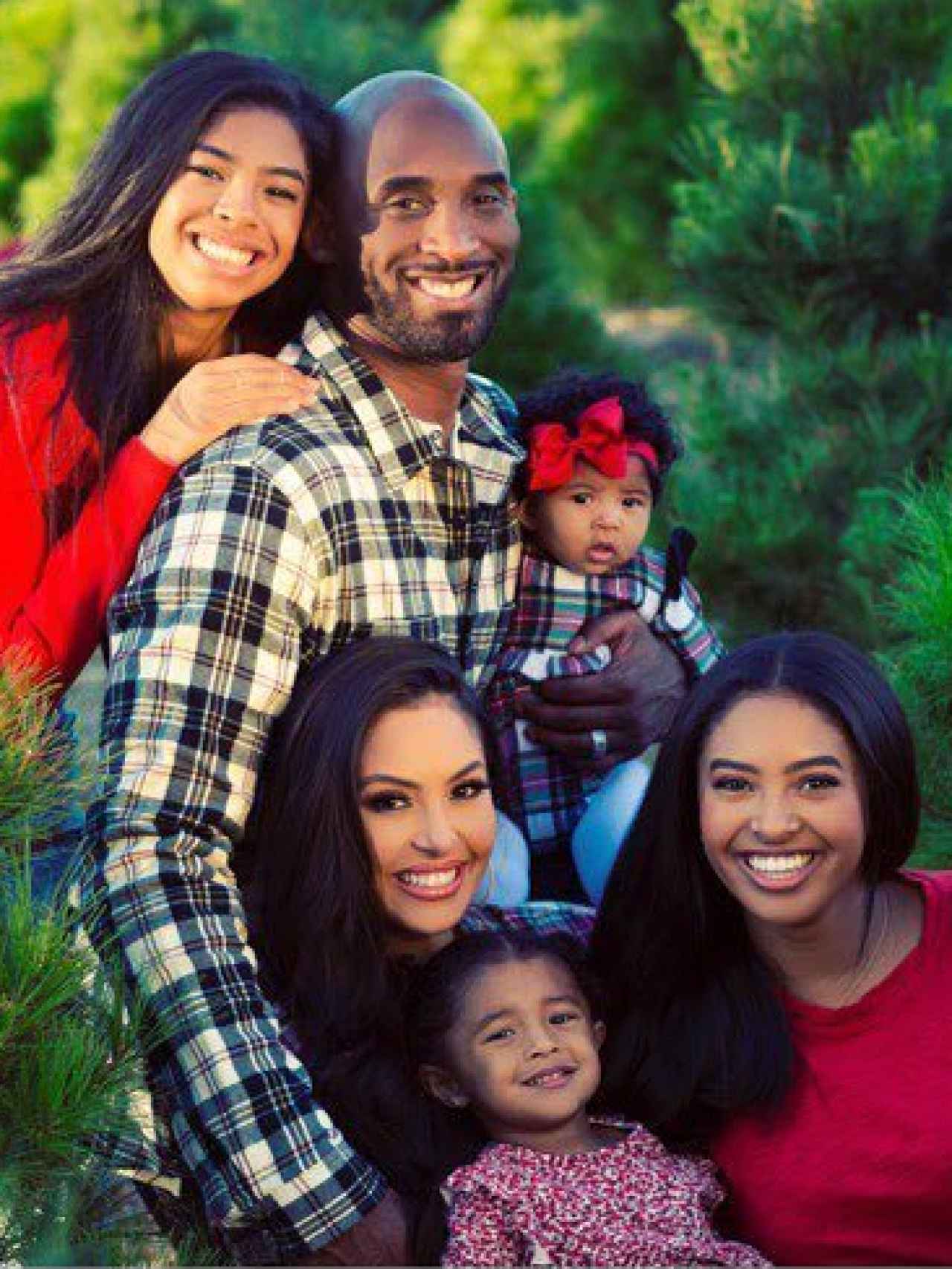 Kobe, rodeado de sus cuatro hijas y su mujer, Vanessa.