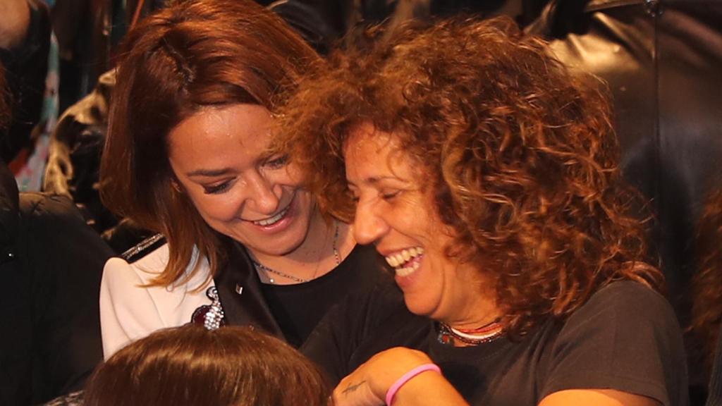 Toñi Moreno y Rosana en la presentación del libro 'Diccionario de las cosas que no supe explicate'.
