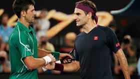 Novak Djokovic y Roger Federer en la semifinal del Open de Australia