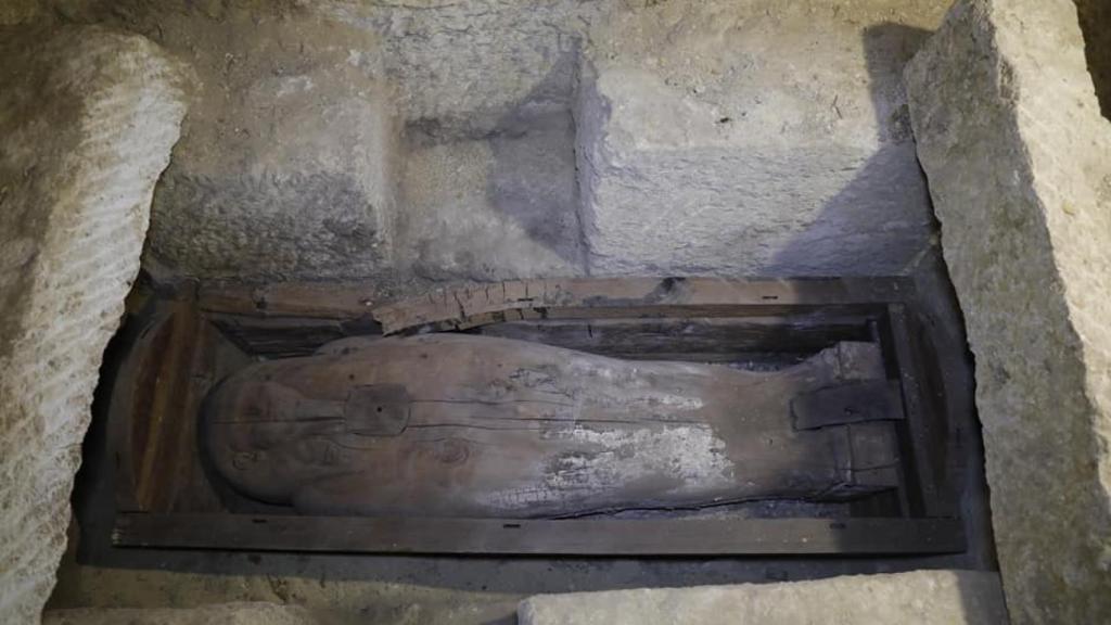 También se han documentado sarcófagos de madera.