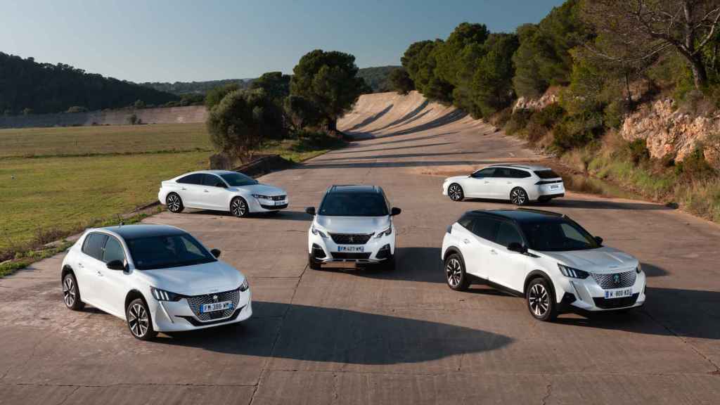 Peugeot ha presentado su gama electrificada, con híbridos enchufables y vehículos 100 % eléctricos.