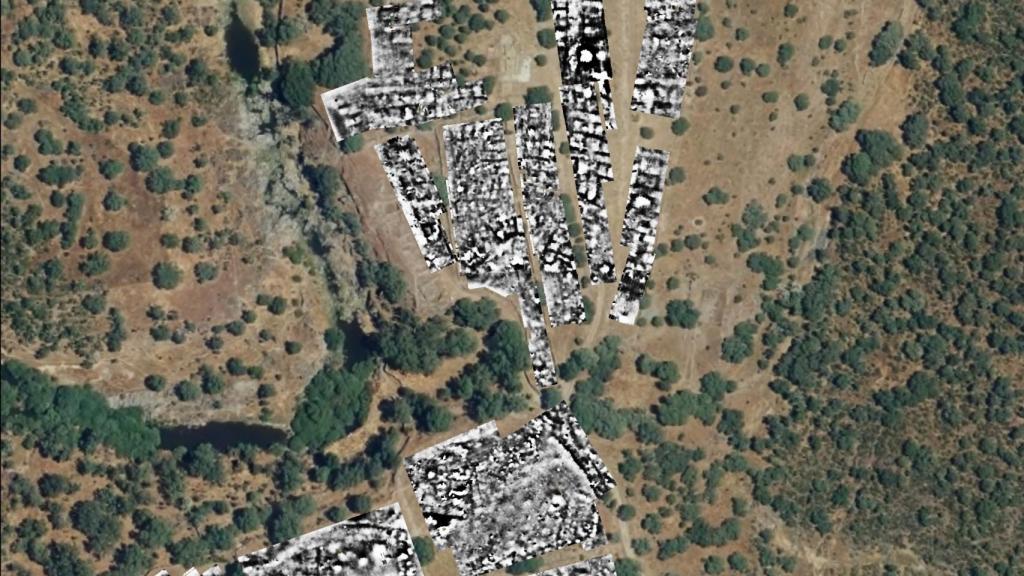Parte sur del asentamiento, donde se encuentra la base militar romana, radiografiada con los métodos geofísicos.
