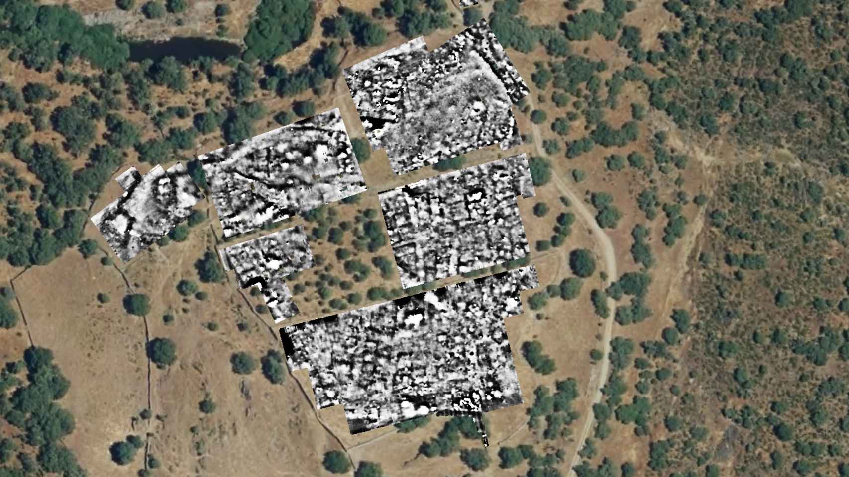 Parte sur del asentamiento, donde se encuentra la base militar romana, radiografiada con los métodos geofísicos.