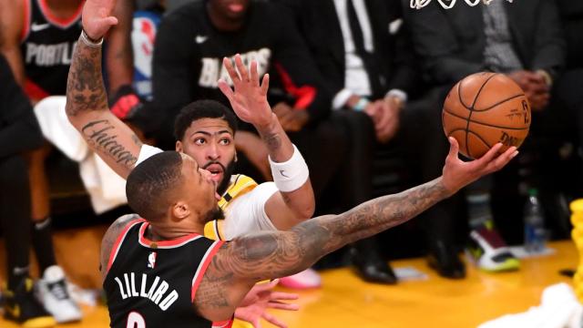 Damian Lillard, ante Anthony Davis