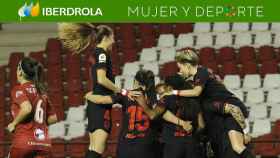 Las jugadoras del Atlético de Madrid celebran uno de los goles del partido