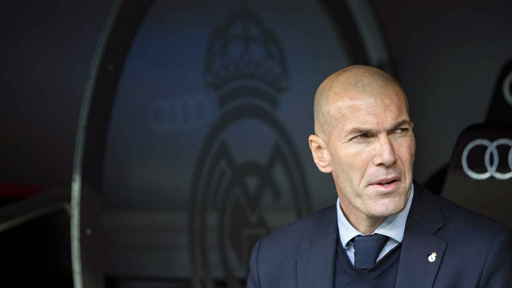Zinedine Zidane, en el banquillo del Real Madrid