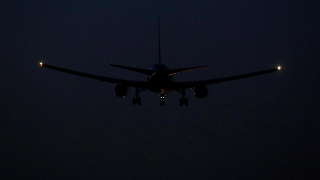 El avión de Air Canada aterrizando este lunes en Barajas