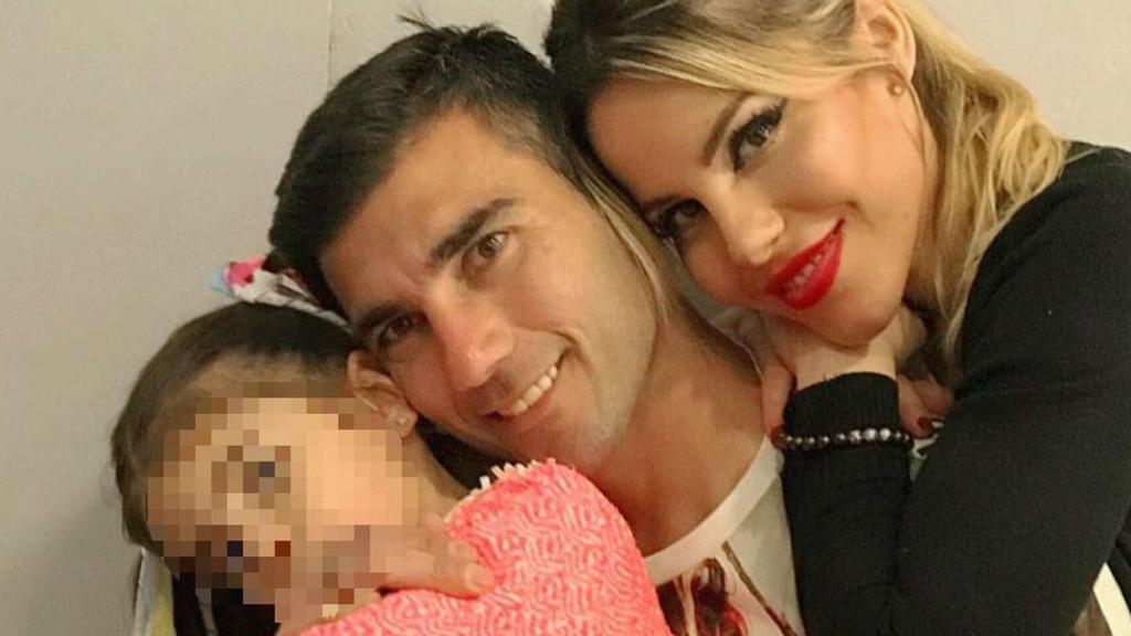 Noelia López, José Antonio Reyes y una de sus hijas en común.