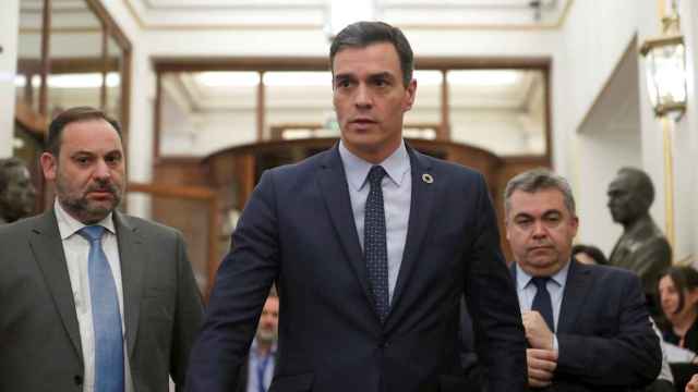 Pedro Sánchez, junto a José Luis Ábalos y Santos Cerdán, este martes en el Congreso.