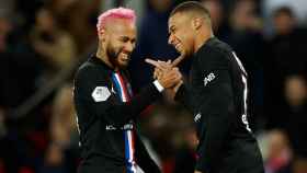 Neymar y Mbappé, durante su último partido juntos