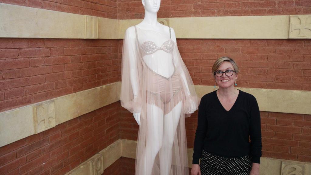 Nuria Sardá ha seleccionado las piezas más icónicas de su padre para la exposición.