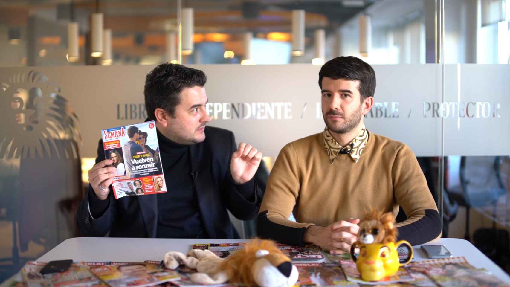 Raúl Rodríguez y Jesús Carmona en el kiosco rosa, en vídeo.