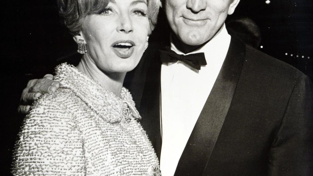 Kirk Douglas y su esposa, Anne Buydens.