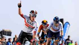 Tadej Pogacar se impone a Alejandro Valverde en la segunda etapa de la Vuelta a la Comunidad Valenciana