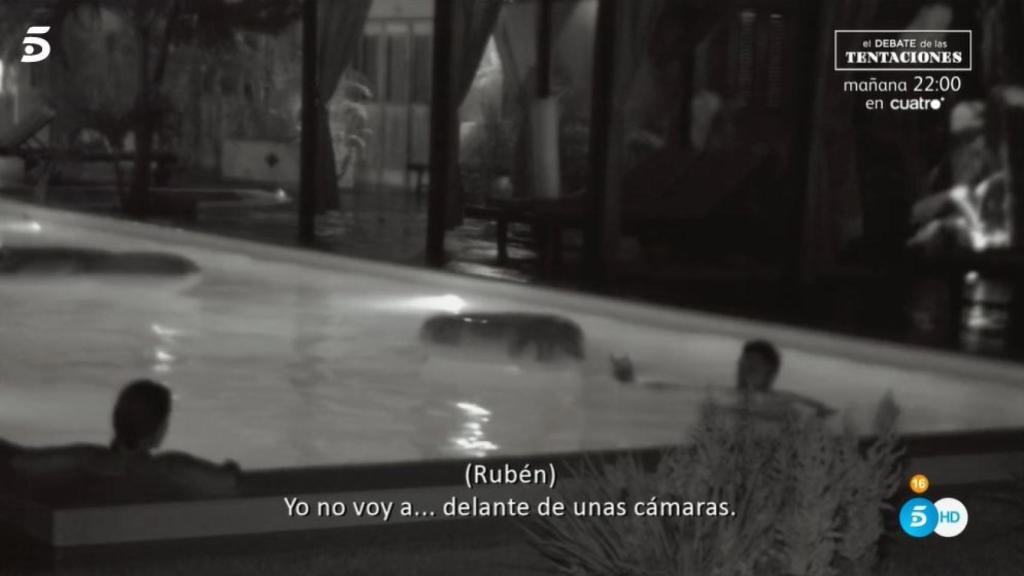 La escena de piscina de Fani y Rubén.