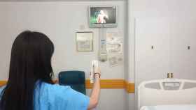 Una de la televisiones de Isern en una hospital público.