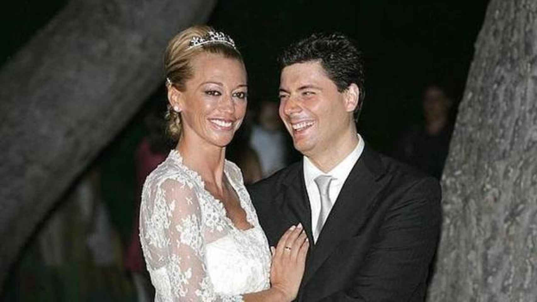 Fran Álvarez y Belén Esteban el día de su boda.