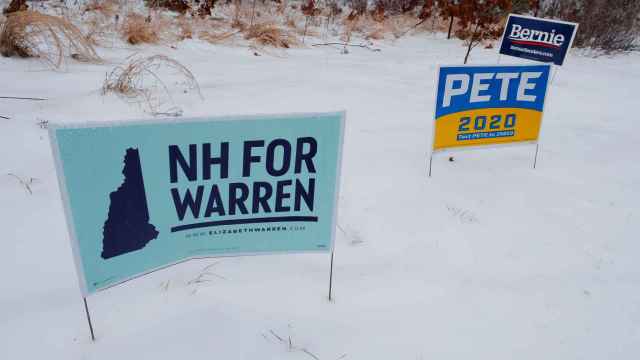 Carteles a favor de distintos candidatos en New Hampshire.
