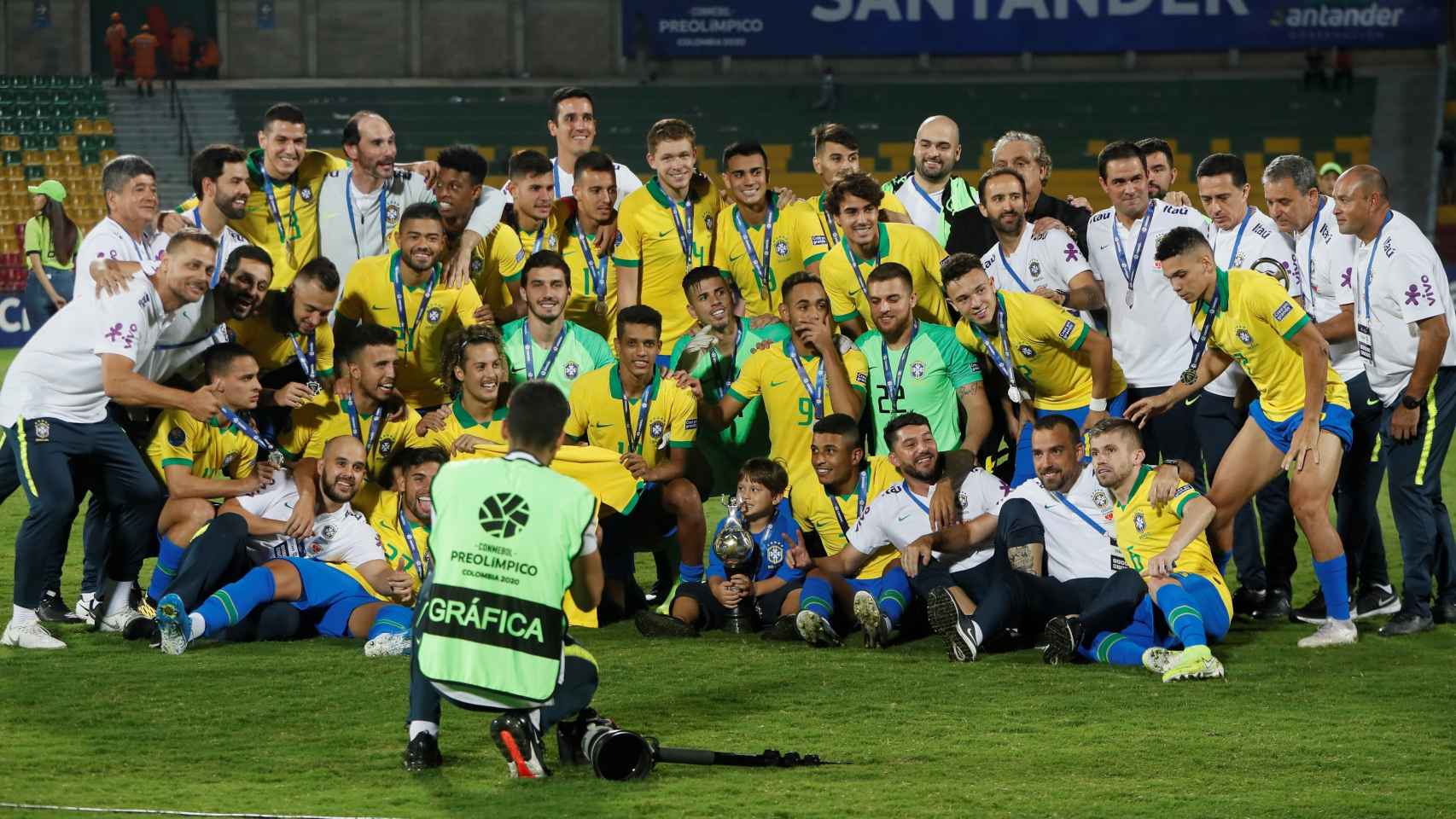 La selección de Brasil celebra su clasificación a Tokio 2020