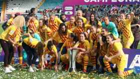 Las jugadoras del FC Barcelona celebran la Supercopa de España