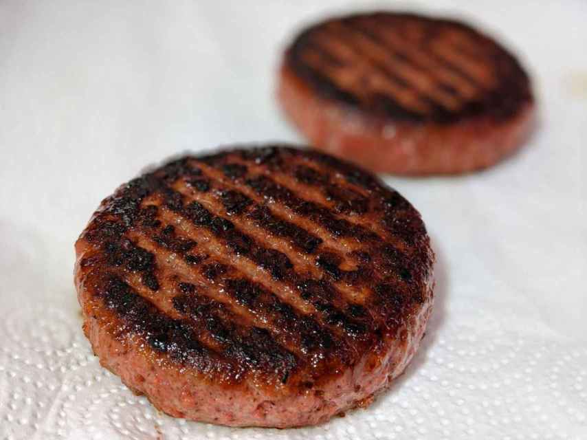 El aspecto al cocinarlas es el de una hamburguesa de carnicería