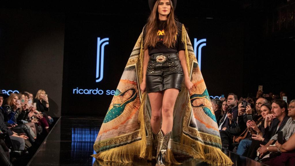 Propuesta de Ricardo Seco durante la NYFW 2020.