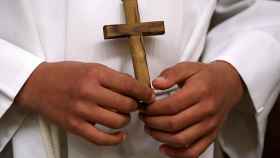 La Iglesia francesa enfrenta acusaciones de más de 300.000 abusos a menores.