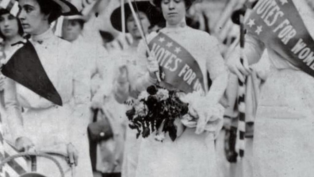Protestas de las sufragistas en EEUU vestidas de blanco, a principios del siglo XX.