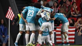Los jugadores de Osasuna celebran uno de los goles del partido