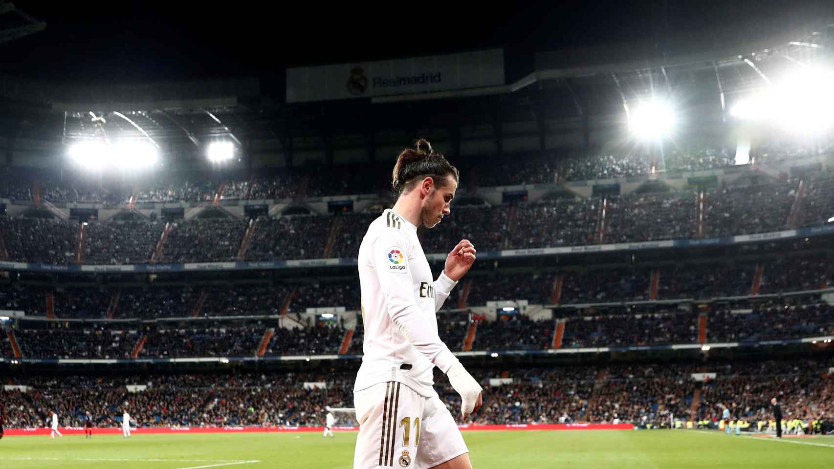 Gareth Bale sale por la banda tras ser sustituido frente al Celta de Vigo