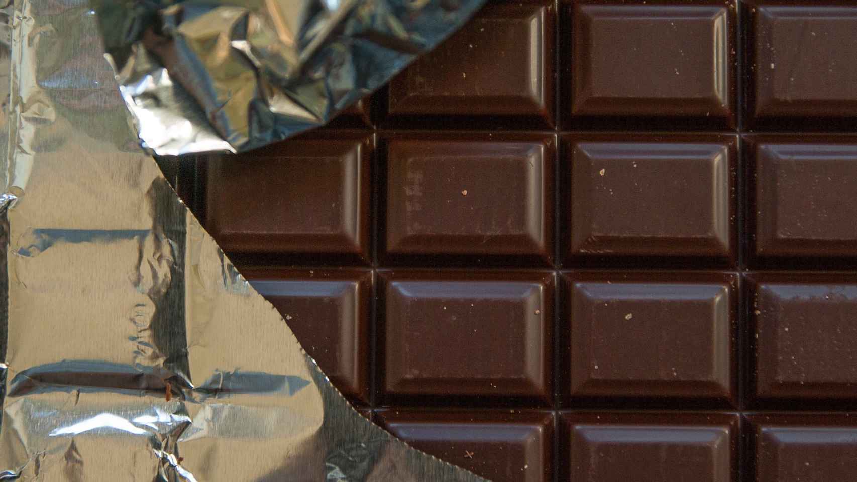 Una tableta de chocolate.