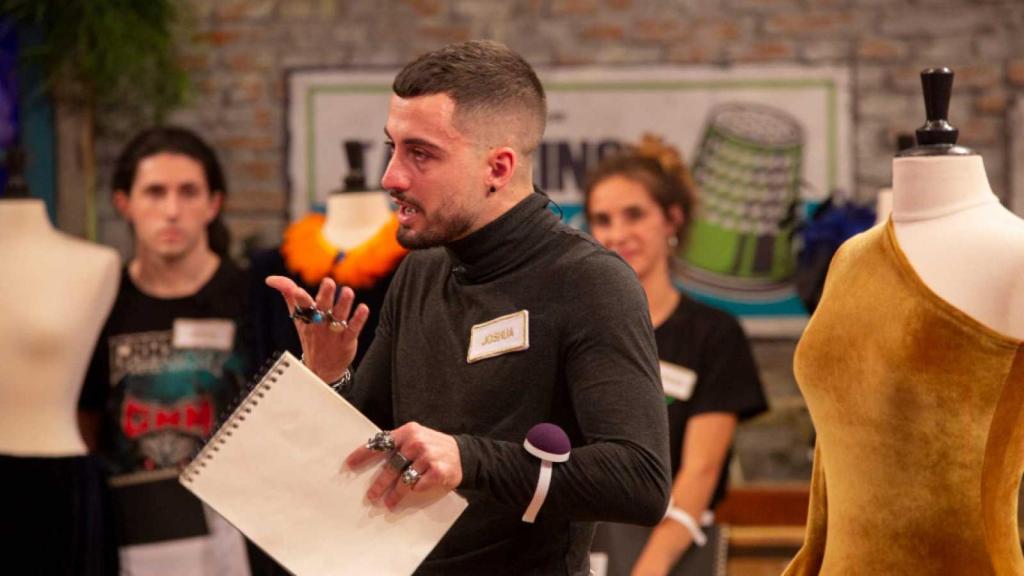 Joshua ha confesado que Paris Hilton y Azúcar Moreno han lucido sus diseños.