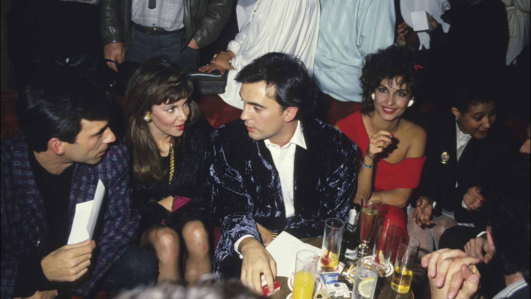 Del Pozo junto a Imanol Arias, Ana García Obregón y Cristina Higueras en 1980.